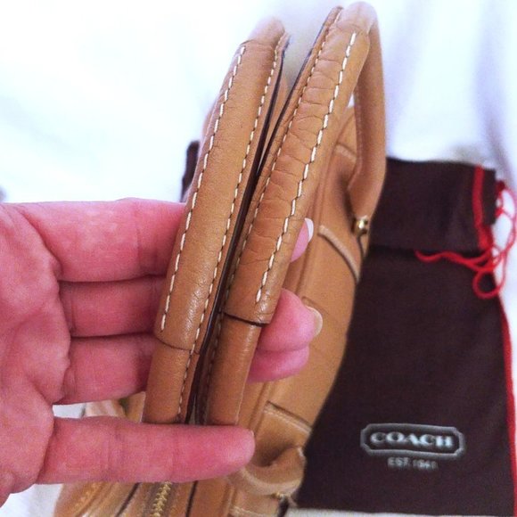 Coach Hamptons Pebbled Leather Satchel in Sand w/Brass Hardware EUC - Picture 3 of 10